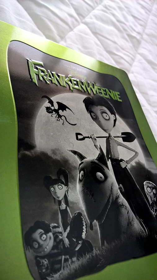 Klicke auf die Grafik für eine vergrößerte Ansicht  Name: Frankenweenie(frontembossing).jpg Ansichten: 1 Größe: 214,8 KB ID: 69317