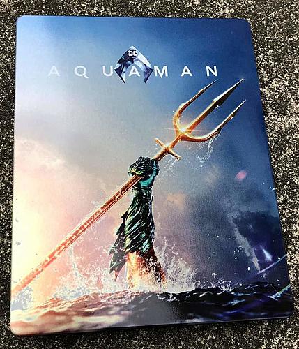 Klicke auf die Grafik für eine vergrößerte Ansicht  Name: Aquaman-steelbook-DE-2.jpg Ansichten: 1 Größe: 149,5 KB ID: 85161