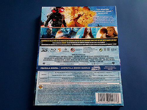 Klicke auf die Grafik für eine vergrößerte Ansicht

Name: fotografias-del-digibook-de-aquaman-en-blu-ray-3d-original.jpg
Ansichten: 82
Größe: 281,3 KB
ID: 95903