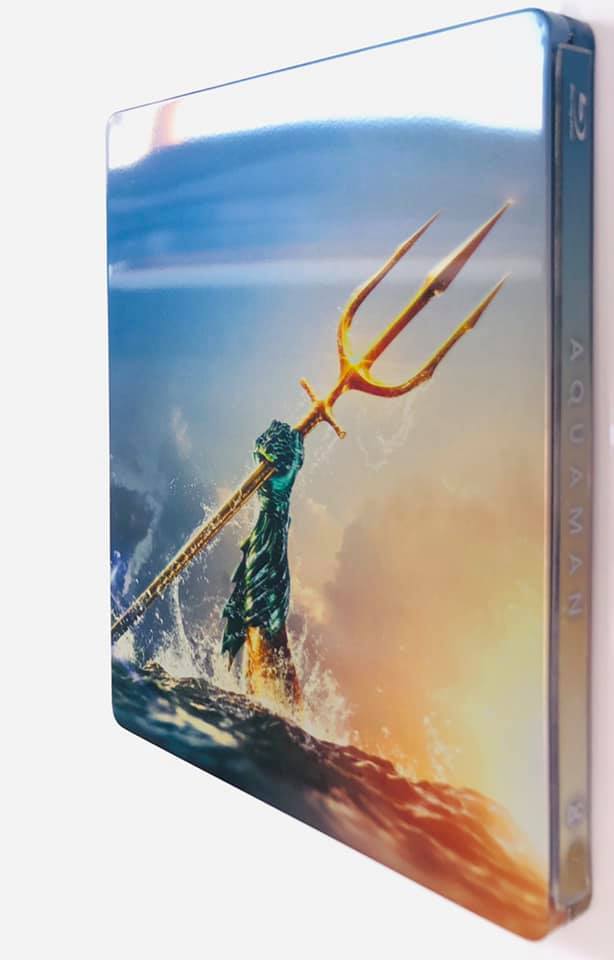 Klicke auf die Grafik für eine vergrößerte Ansicht  Name: Aquaman-steelbook-Manta-Lab-2-1.jpg Ansichten: 1 Größe: 35,2 KB ID: 123471