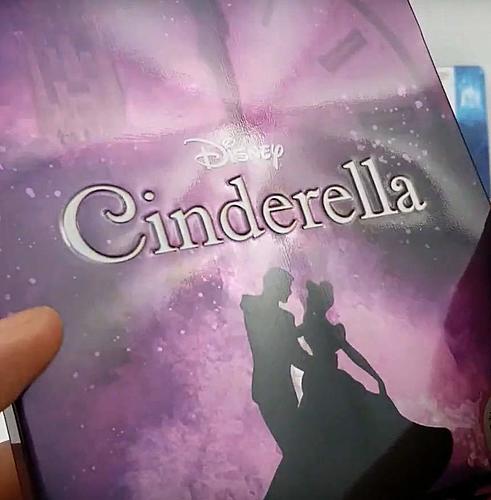 Klicke auf die Grafik für eine vergrößerte Ansicht

Name: Cinderella-steelbook-Bestbuy0.jpg
Ansichten: 134
Größe: 49,8 KB
ID: 128109