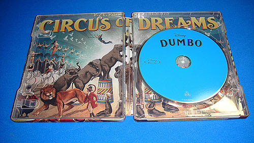 Klicke auf die Grafik für eine vergrößerte Ansicht

Name: fotografias-del-steelbook-de-dumbo-en-blu-ray-original11.jpg
Ansichten: 87
Größe: 227,2 KB
ID: 128315