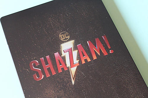 Klicke auf die Grafik für eine vergrößerte Ansicht  Name: fotografias-del-stelbook-de-shazam-en-uhd-4k-y-blu-ray-uk-original9.jpg Ansichten: 1 Größe: 237,1 KB ID: 137424