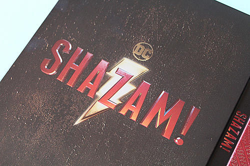 Klicke auf die Grafik für eine vergrößerte Ansicht  Name: fotografias-del-stelbook-de-shazam-en-uhd-4k-y-blu-ray-uk-original12.jpg Ansichten: 1 Größe: 285,1 KB ID: 137436