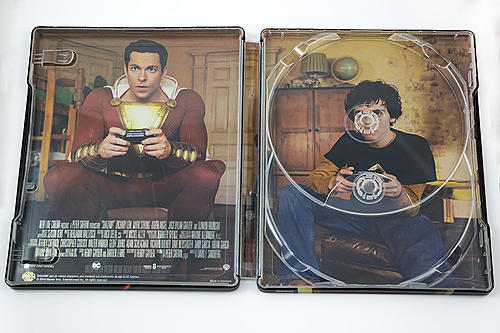 Klicke auf die Grafik für eine vergrößerte Ansicht

Name: fotografias-del-steelbook-de-shazam-en-blu-ray-3d-original.jpg
Ansichten: 65
Größe: 225,5 KB
ID: 142726