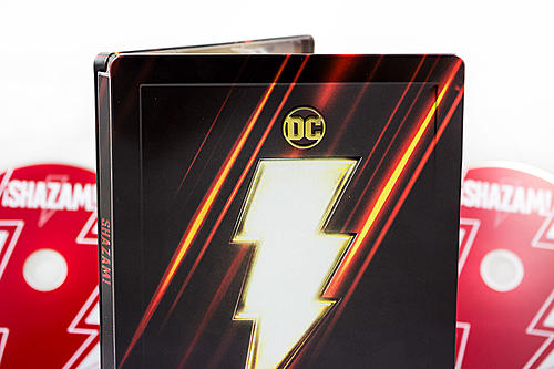 Klicke auf die Grafik für eine vergrößerte Ansicht

Name: fotografias-del-steelbook-de-shazam-en-blu-ray-3d-original.jpg
Ansichten: 58
Größe: 177,0 KB
ID: 142727