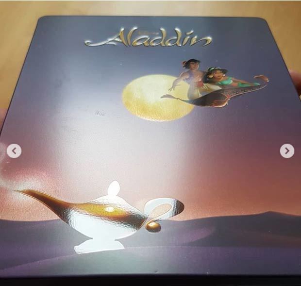 Klicke auf die Grafik für eine vergrößerte Ansicht

Name: Aladdin-steelbook-1.jpg
Ansichten: 48
Größe: 30,1 KB
ID: 163530