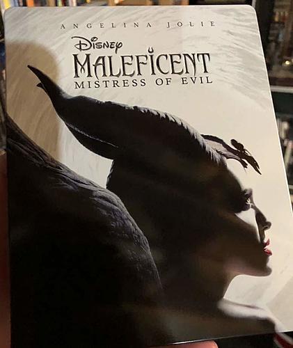 Klicke auf die Grafik für eine vergrößerte Ansicht  Name: Maleficent-Mistress-of-Evil-steelbook-BestBuy-1.jpg Ansichten: 1 Größe: 46,7 KB ID: 178173