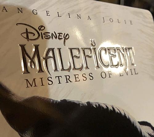 Klicke auf die Grafik für eine vergrößerte Ansicht  Name: Maleficent-Mistress-of-Evil-steelbook-BestBuy-3.jpg Ansichten: 1 Größe: 83,2 KB ID: 178174