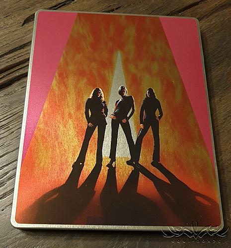 Klicke auf die Grafik für eine vergrößerte Ansicht

Name: Charlies-Angel-steelbook-3.jpg
Ansichten: 90
Größe: 116,0 KB
ID: 180436