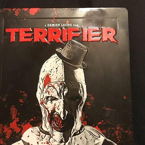 Klicke auf die Grafik für eine vergrößerte Ansicht

Name: Terrifier-steelbook-1-768x768.jpg
Ansichten: 336
Größe: 88,0 KB
ID: 217848