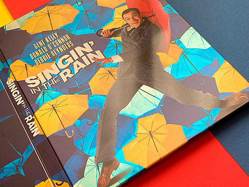 Klicke auf die Grafik für eine vergrößerte Ansicht

Name: fotografias-del-steelbook-de-cantando-bajo-la-lluvia-en-uhd-4k-y-blu-ray-original (6).jpg
Ansichten: 67
Größe: 316,0 KB
ID: 343460