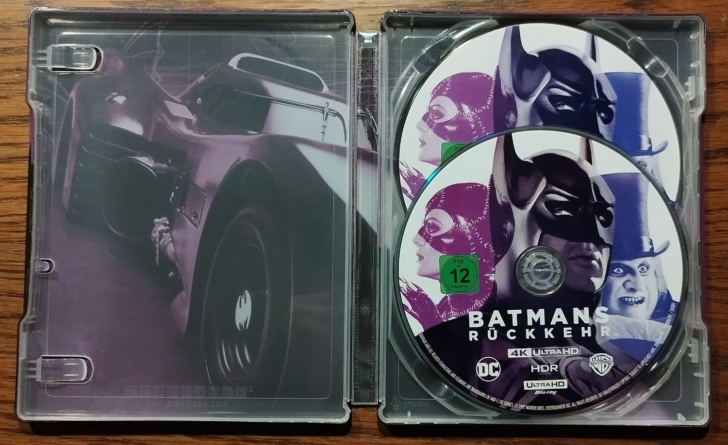 Klicke auf die Grafik für eine vergrößerte Ansicht  Name: Batmans Rückkehr - Discs.jpg Ansichten: 0 Größe: 379,3 KB ID: 377412