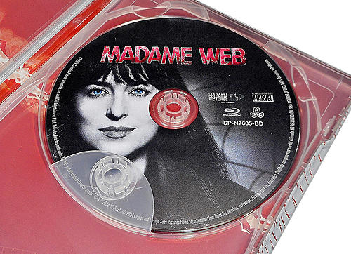 Klicke auf die Grafik für eine vergrößerte Ansicht

Name: fotografias-del-steelbook-de-madame-web-en-uhd-4k-y-blu-ray-original (11).jpg
Ansichten: 21
Größe: 328,9 KB
ID: 418059